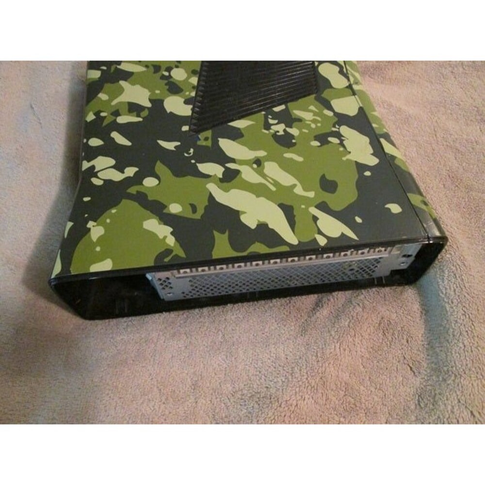 Xbox 360 Slim Camo - Picture 4 of 4